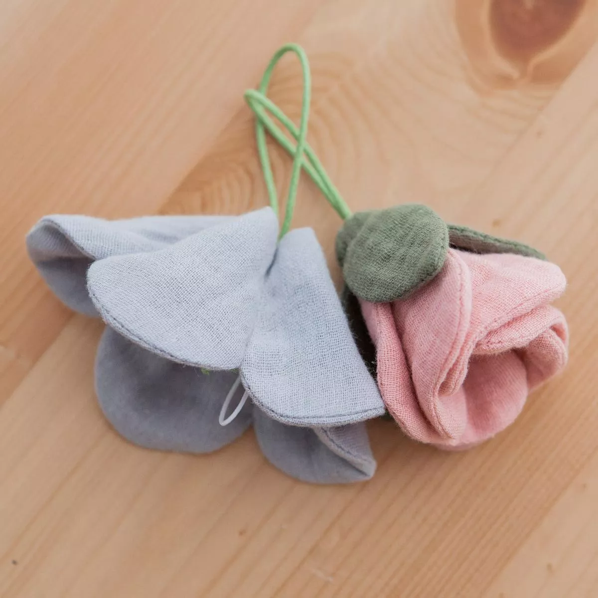 pair-flower-toys-pdf-pattern-sewing-tutorial Pair of Flower Toys / PDF Pattern and Sewing Tutorial